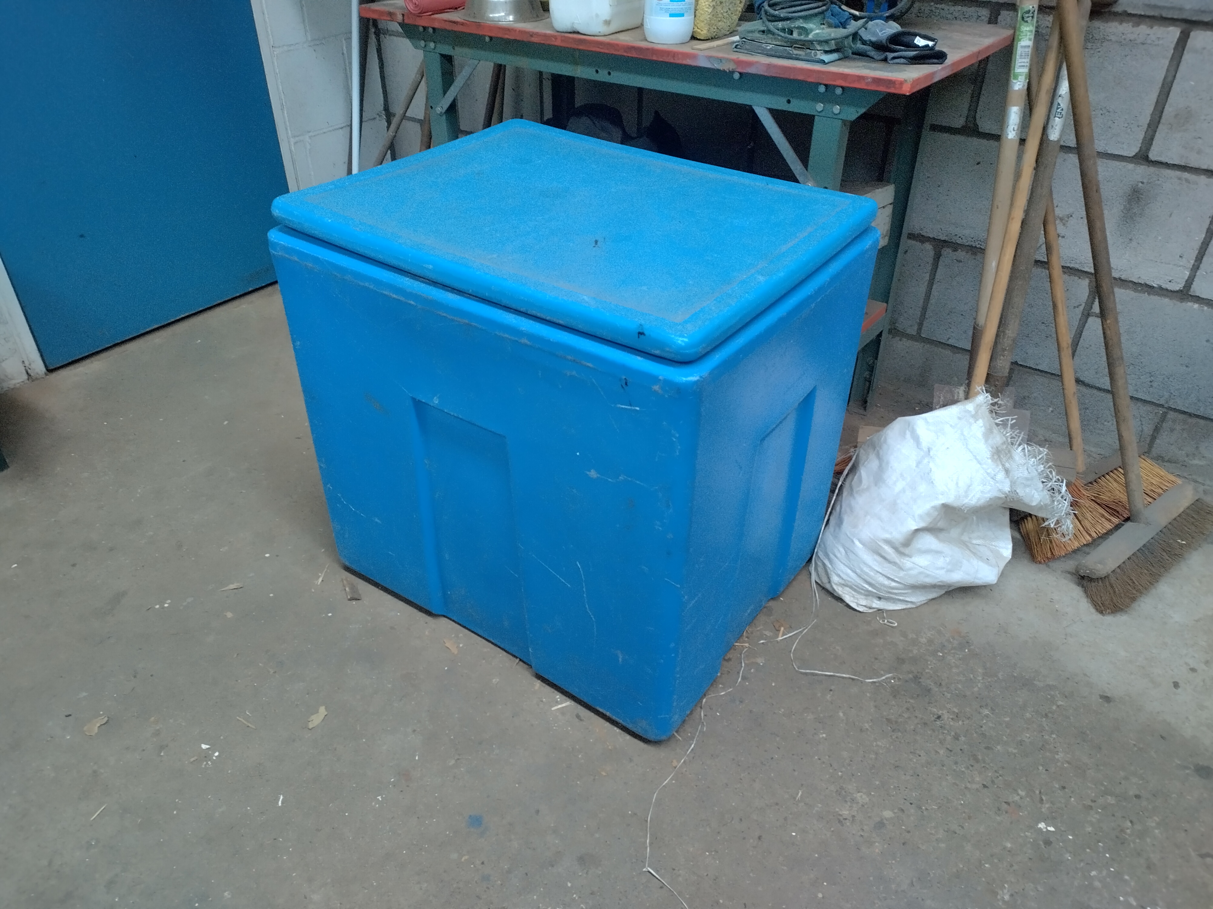 Eigenaar gezocht, mega koelbox